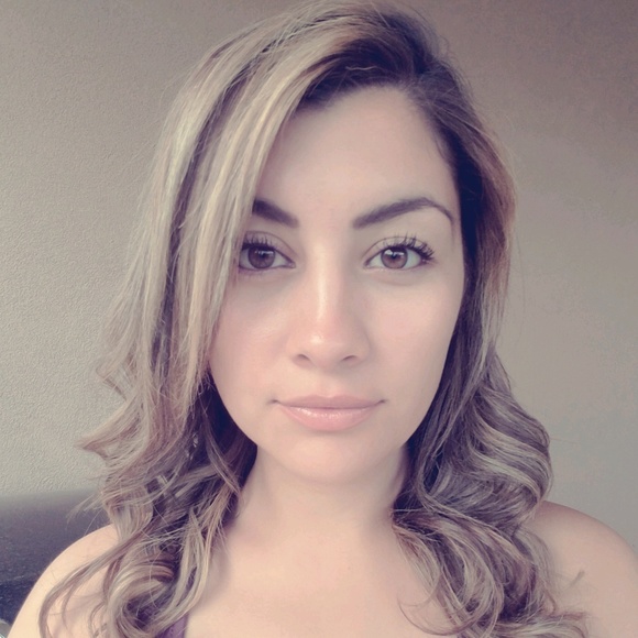 Meet your Posher, Erika - Picture 1 of 1